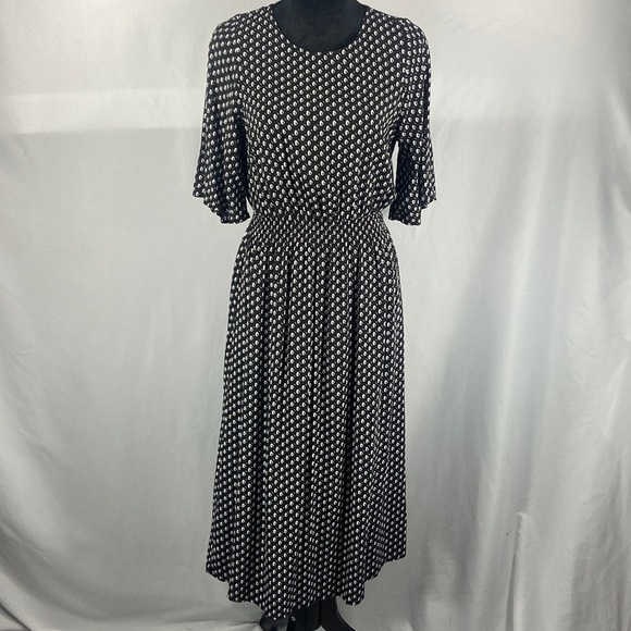 H&M Calf Length Black and White Patterned Dress with Elastic Waist - Picture 2 of 10